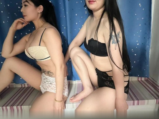 爆乳双飞骑乘人妻-1.jpg