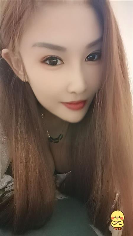 广东-深圳罗湖翘臀大波骚妇-1.jpg